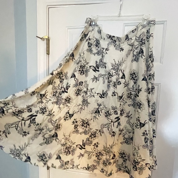 Vintage Floral A-Line skirt by Who What Wear size 16 - Picture 2 of 3
